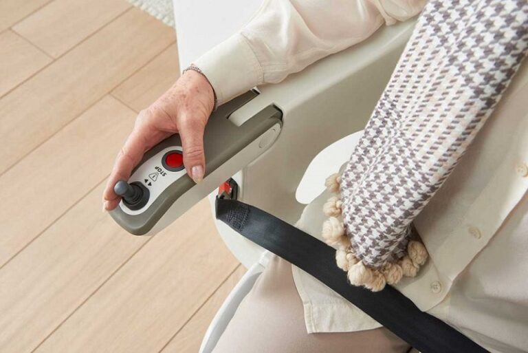 5-nguyen-tac-an-toan-trong-su-dung-stairlift-%E2%80%93-ghe-thang-may-7-768x513