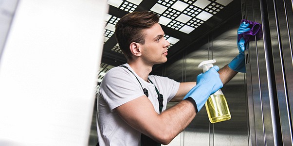 Bí quyết vệ sinh thang máy nhanh nhất