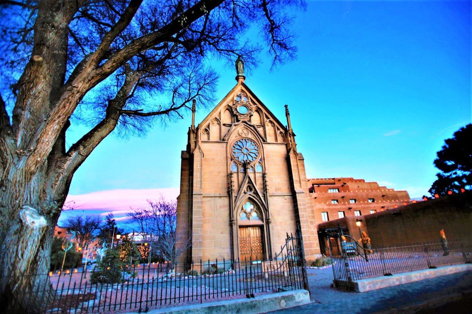 Nhà thờ Loretto, nơi có chiếc thang bí ẩn