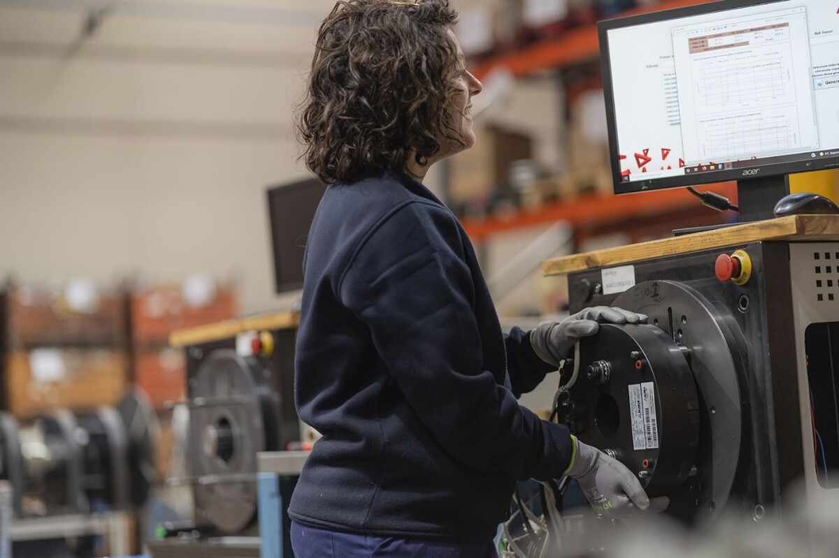 Cac-nha-san-xuat-phanh-may-keo-thang-may-noi-tieng-tren-the-gioi-6