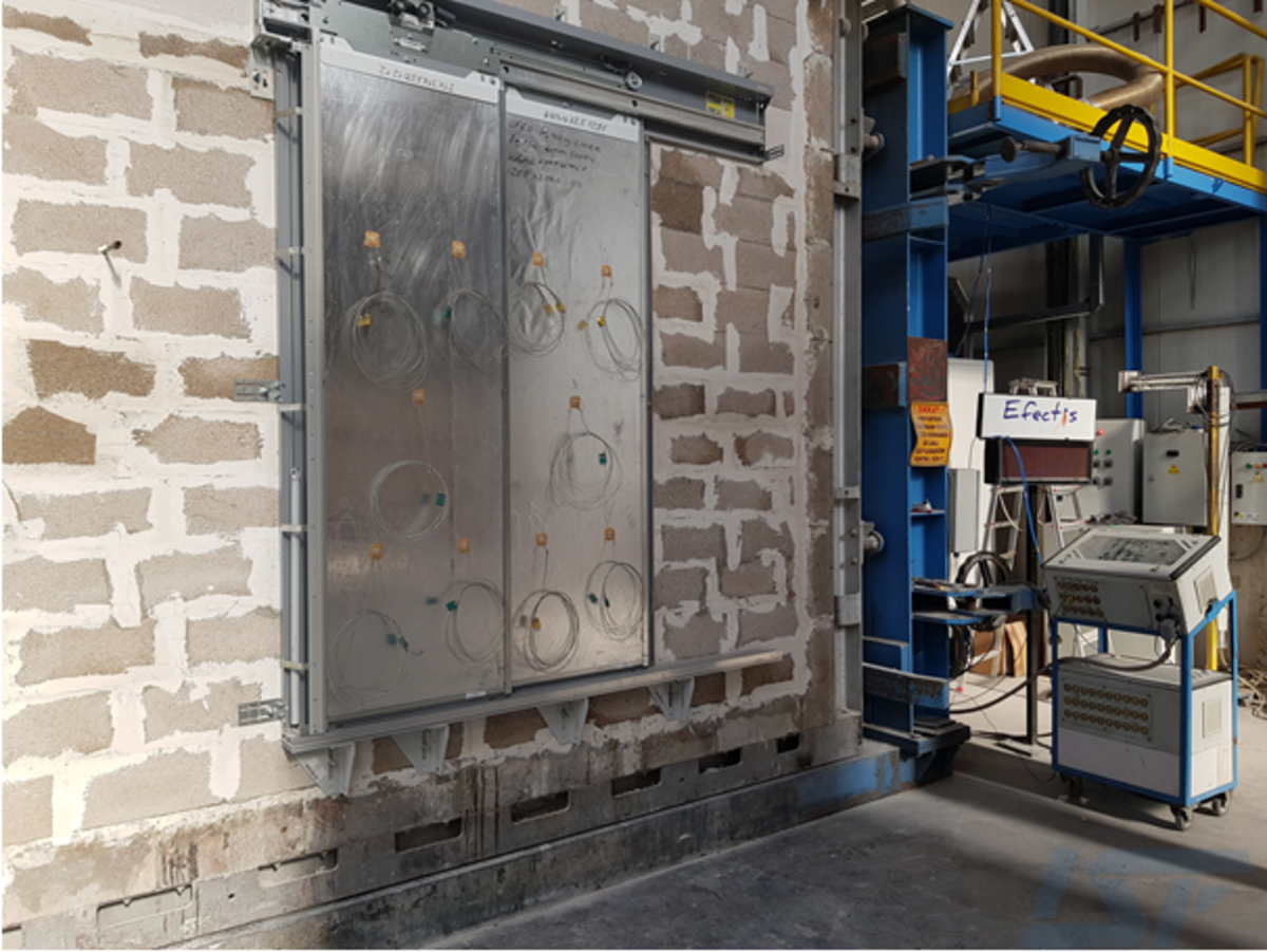 Nhung-luu-y-xung-quanh-cac-quy-dinh-thu-nghiem-cua-tang-thang-may-chong-chay-4