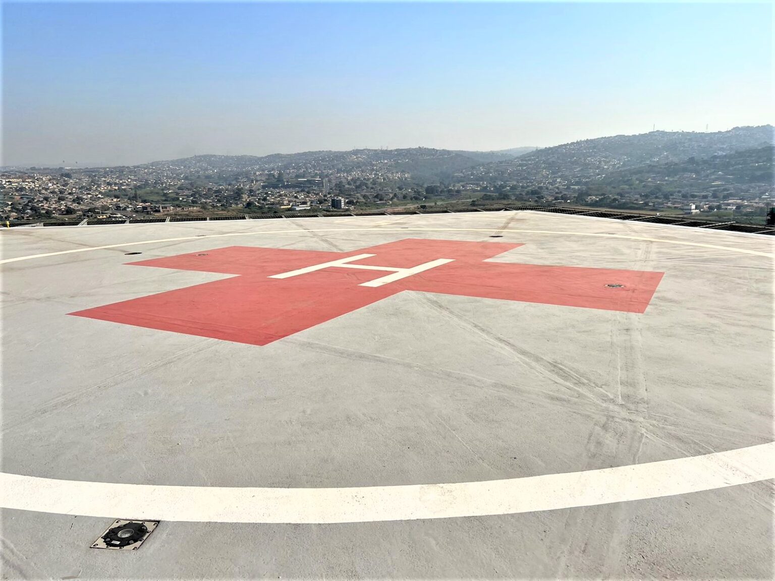 Sân bay trực thăng trên tầng thượng bệnh viện