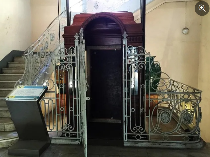 can-canh-dinh-thu-lap-thang-may-go-doc-nhat-vo-nhi-tai-viet-nam%20(6)