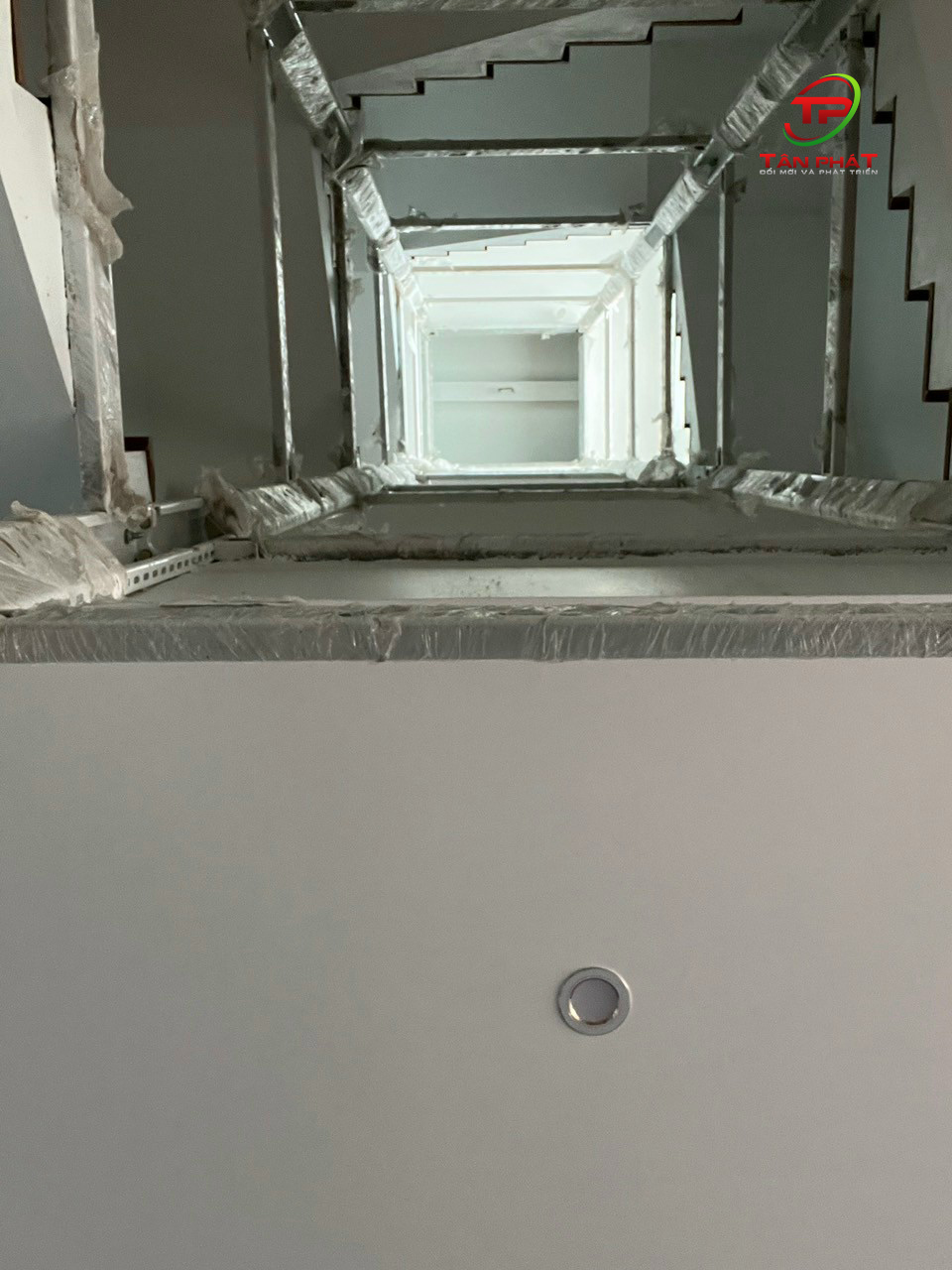 chuyen-hang-ve-lap-dat-cong-trinh-em-long-uong-bi