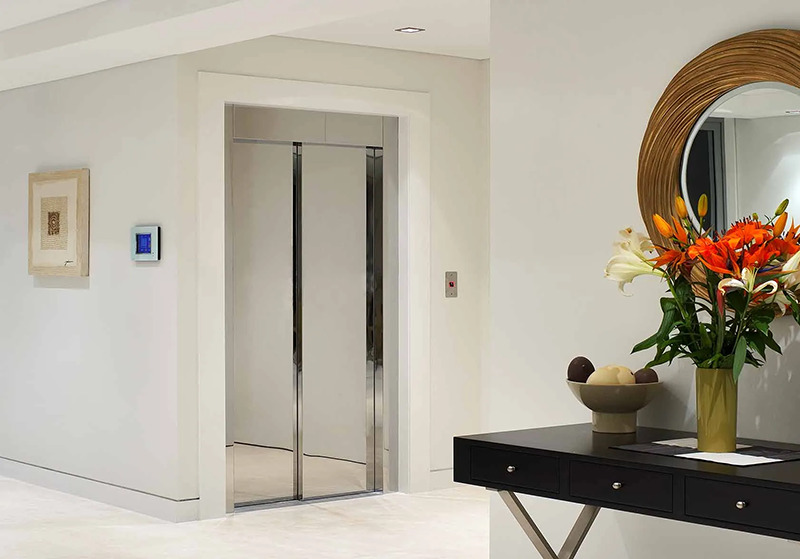 cua-lua-thang-may-2-canh-co-ve-ngoai-tuong-tu-nhu-cua-co