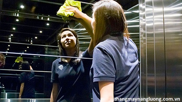 Một số lưu ý bạn cần biết khi vệ sinh thang máy