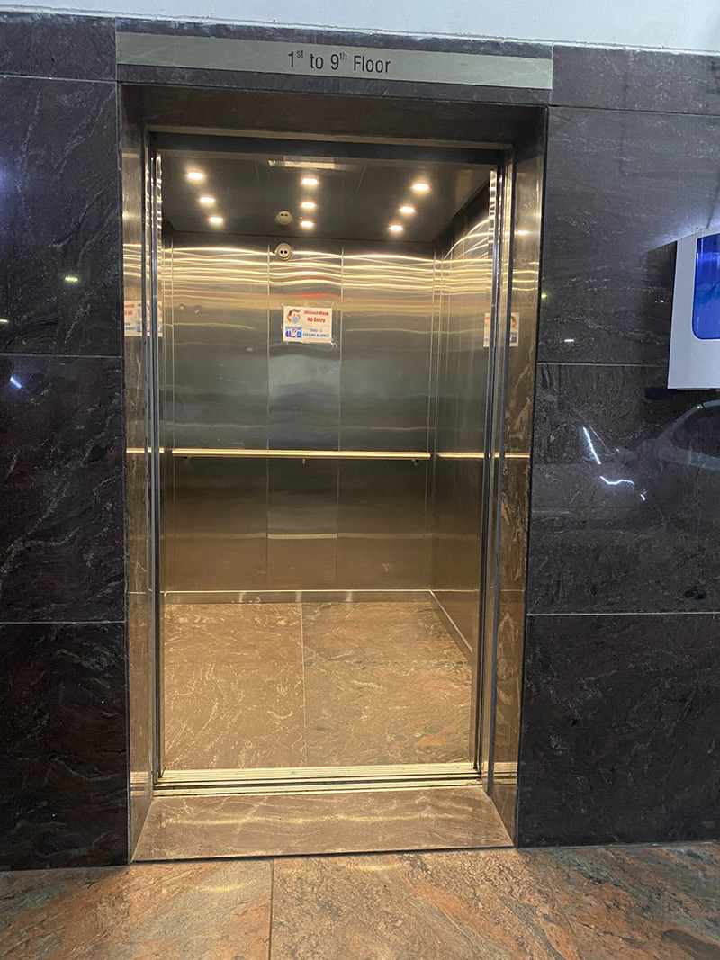 muc-gia-cua-lua-thang-may-dao-dong-do-cac-yeu-to-nhu-kich-thuoc-thang-may-chat-lieu-cua-cong-suat-thang