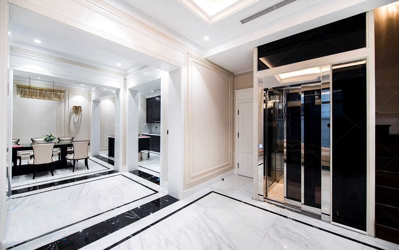 Thang máy với thiết kế hiện đại, tối giản nhưng đầy tinh tế