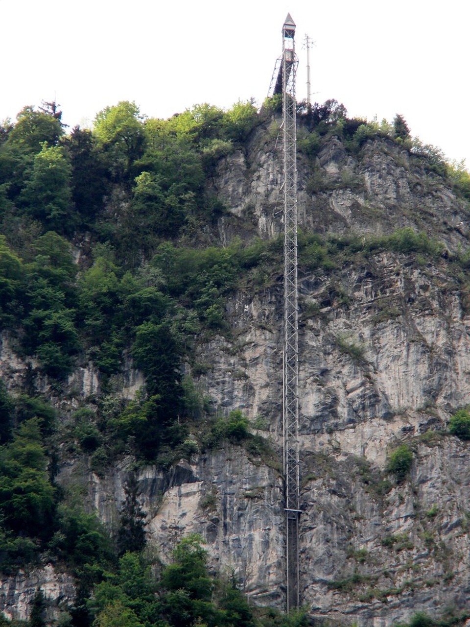 thang-may-dan-len-thien-duon-gdo2