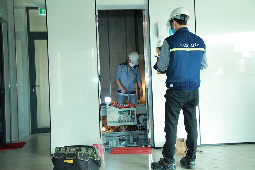 thang-may-hien-loi-chu-e