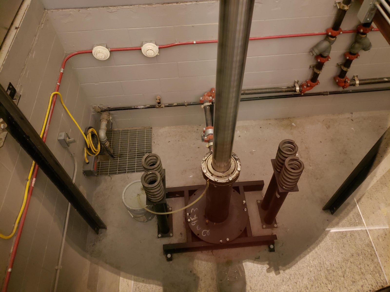 thang-may-khong-ho-pit-3