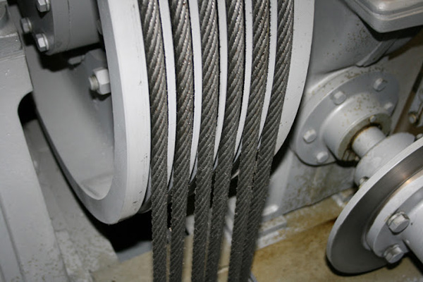 Thường xuyên kiểm tra, cập nhật tình hình thang sẽ nhằm đảm bảo an toàn tuyệt đối cho hộ gia đình trong quá trình sử dụng