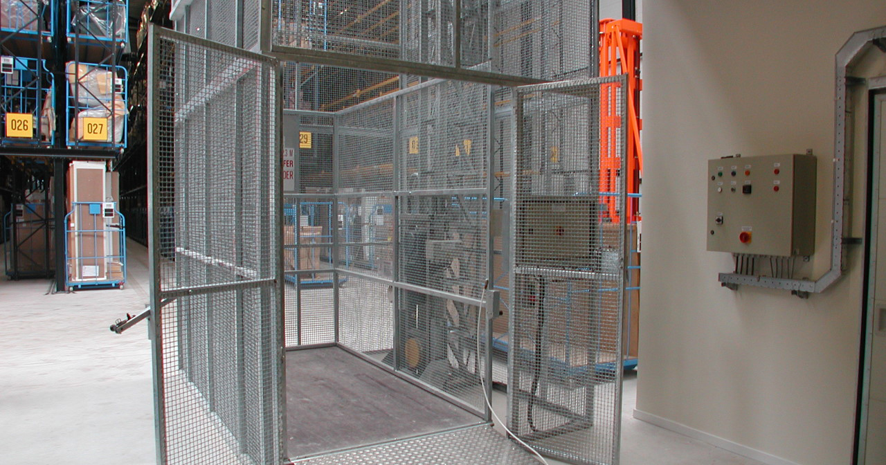 Máy Vận Thăng Là Gì – Đặc Điểm Của Máy Vận Thăng Nâng Hàng