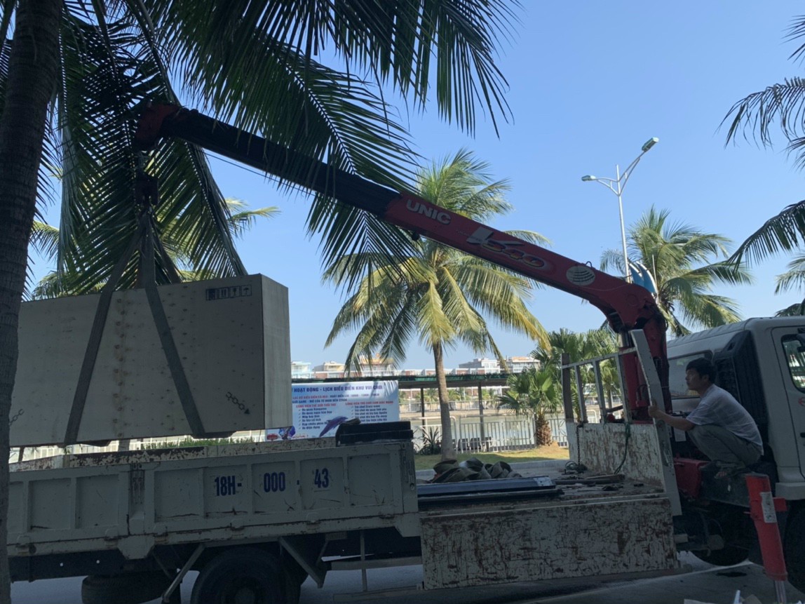 Hàng về công trình Hoàng Quốc Việt Tuần Châu